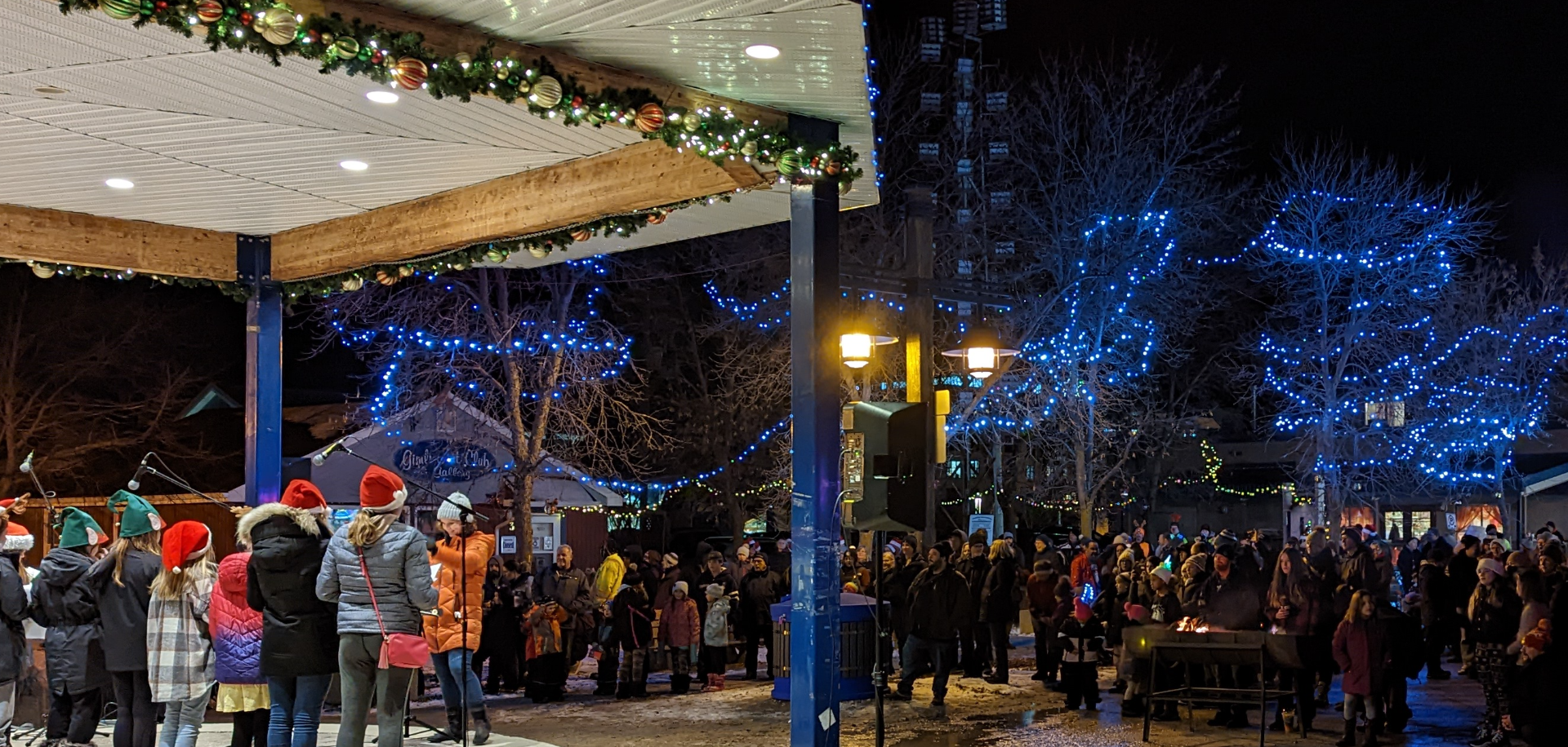 Christmas Celebrations in Gimli  Tree Lighting Ceremonies